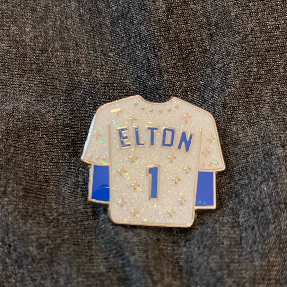 Elton John glitter Jersey lapel pin - Picture 3 of 3